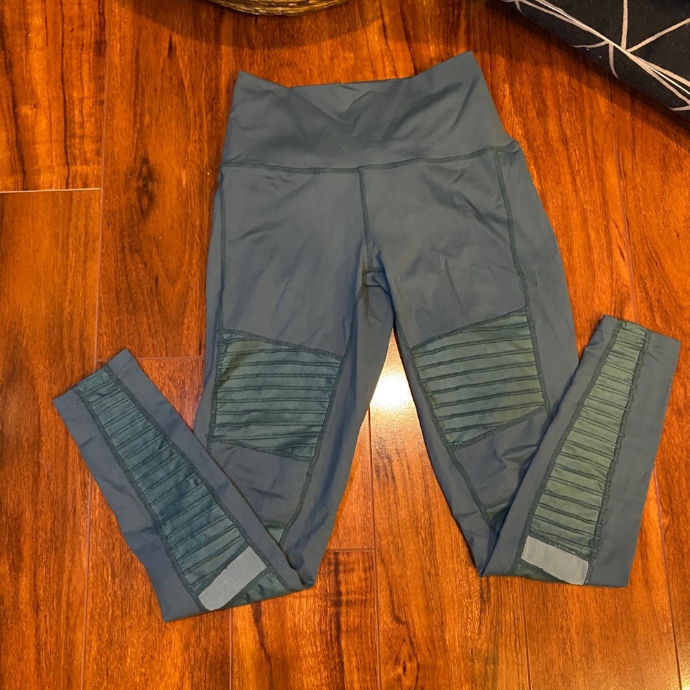 IABMFG Soho Moto Leggings in Sage Green
